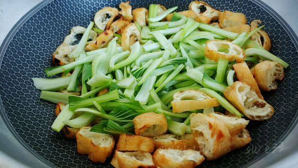 椒香油条炒油菜