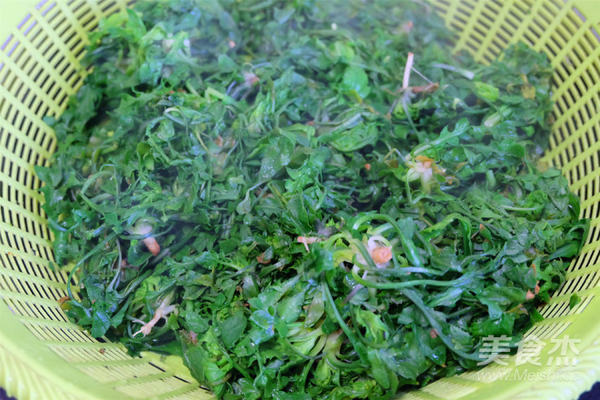 荠菜蛋饼的做法