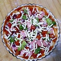 薄脆底香肠披萨