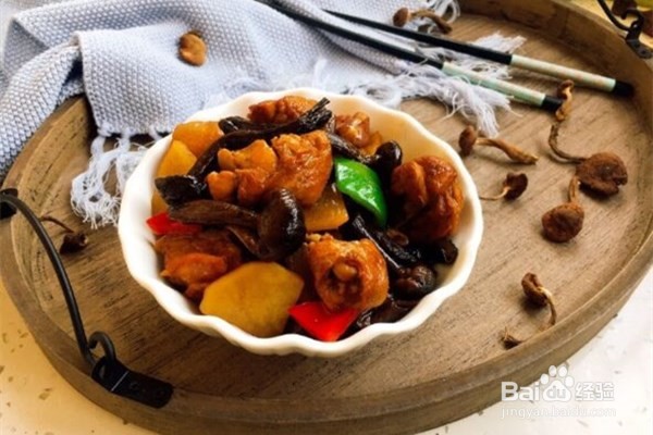 小鸡炖蘑菇怎样做？