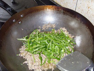 青椒炒肉的做法