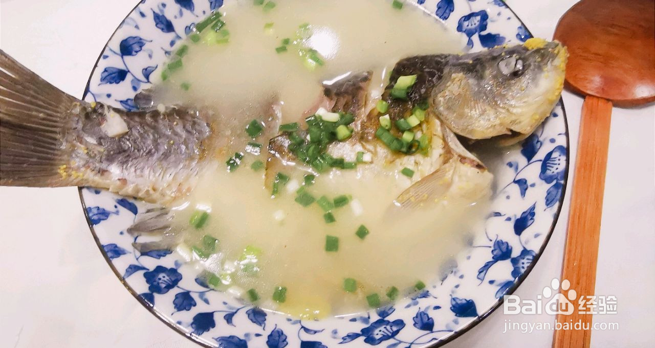 鲜香暖胃鲫鱼汤的做法