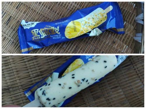 取冰冻几日的黑蚂蚁雪糕