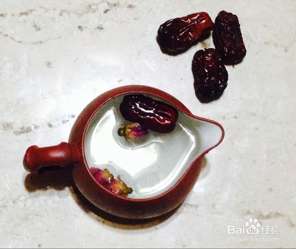 怎样泡玫瑰枣茶？