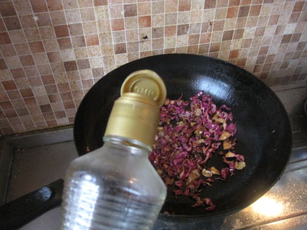 紫甘蓝泡菜蛋炒饭