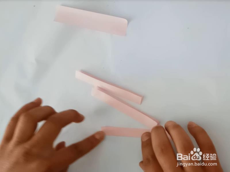 小风车的折法很简单的哦！