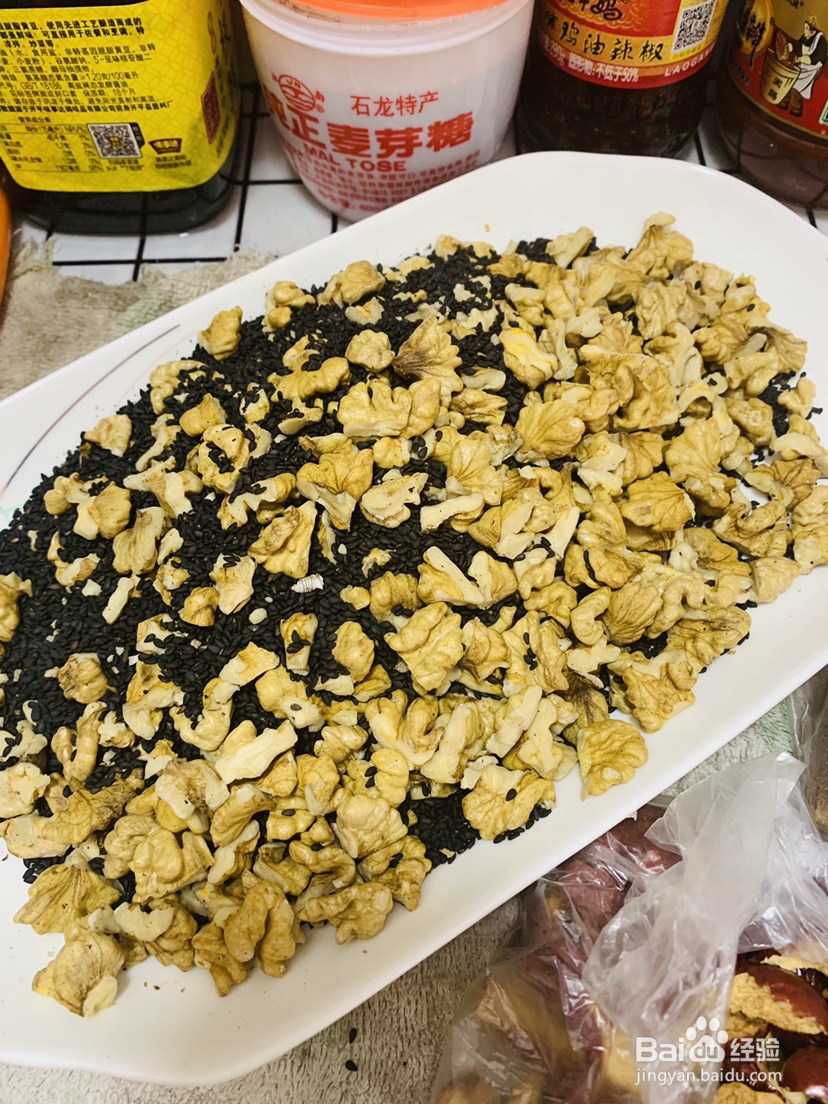 宝宝也爱吃的红枣核桃芝麻糕