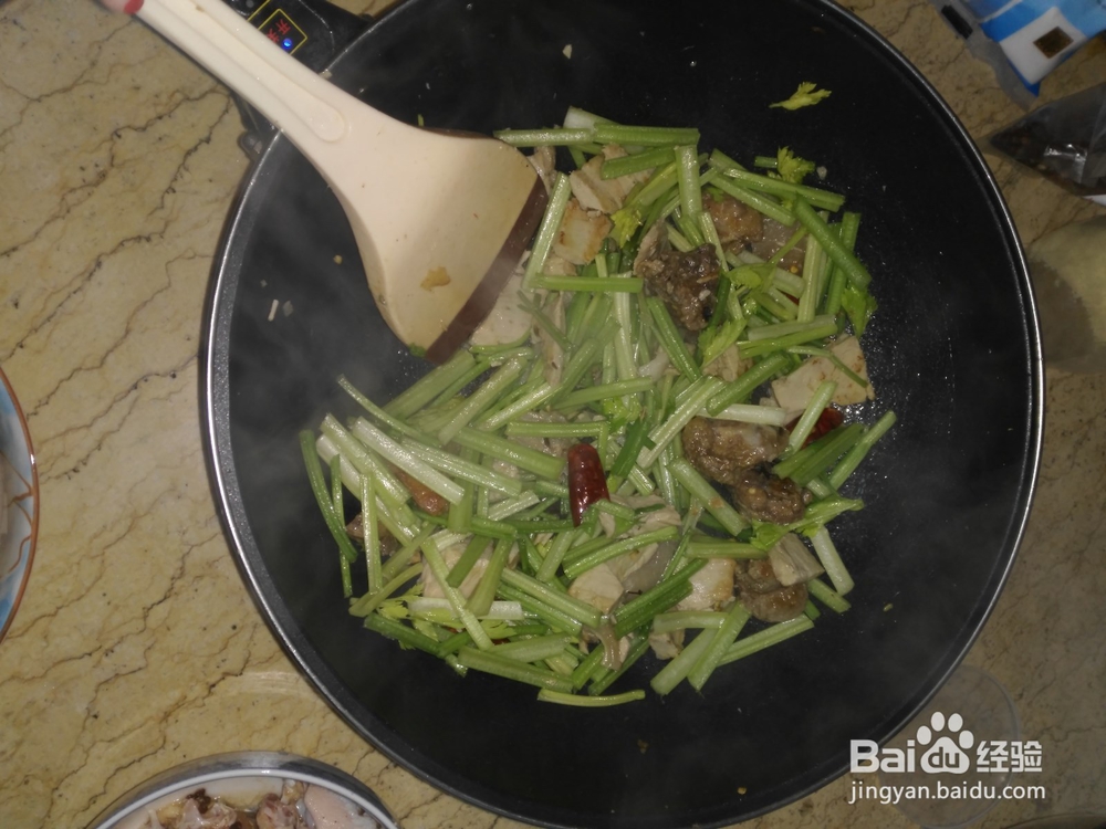 好吃的芹菜炒肉怎么做？