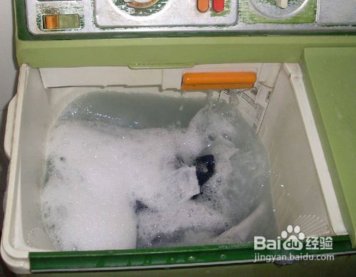 怎样去除衣服上的鱼肝油