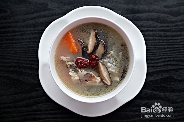 怎样制作鲫鱼炖白菜