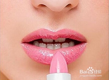 诱人双唇打造术。