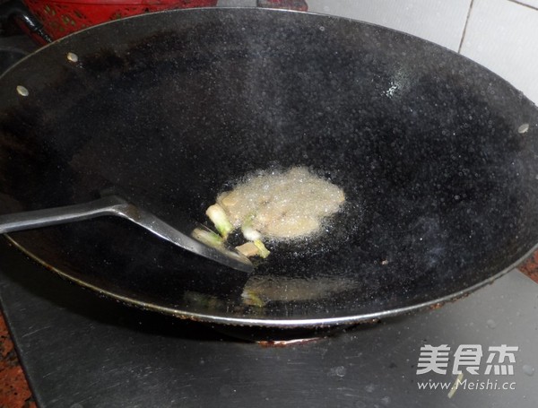 姜葱炒肉蟹的做法