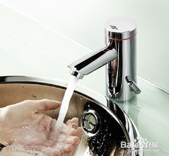 化妆带隐形眼镜的步骤