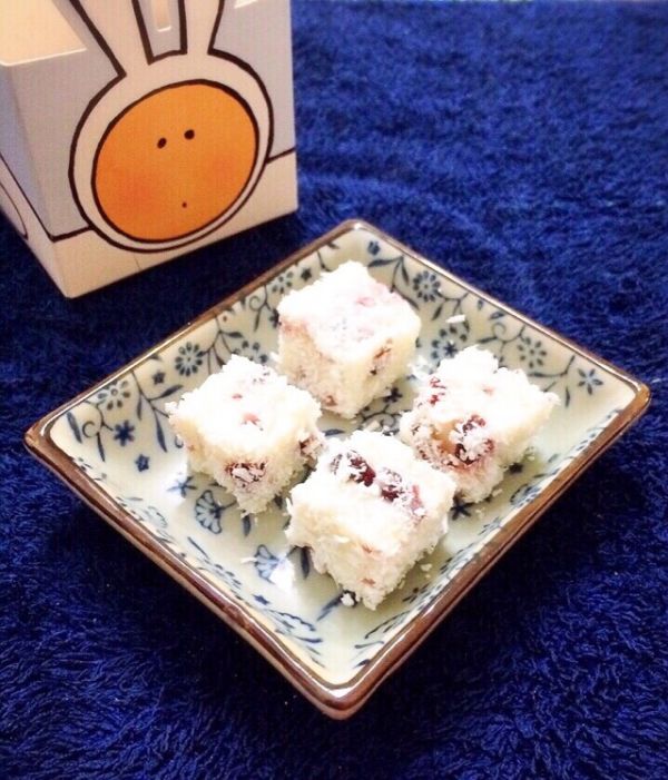 蔓越莓牛奶小方