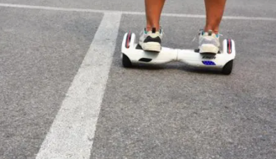 平衡车一踩上去不走还闪圆红灯怎么办