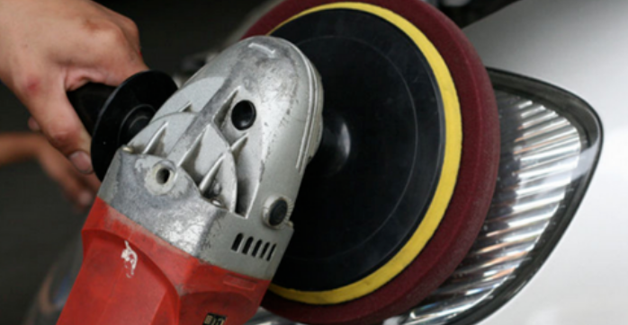 怎么清理车灯上老化的塑料薄膜