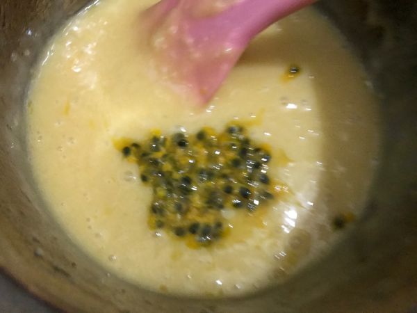 百香果杏仁妙芙蛋糕