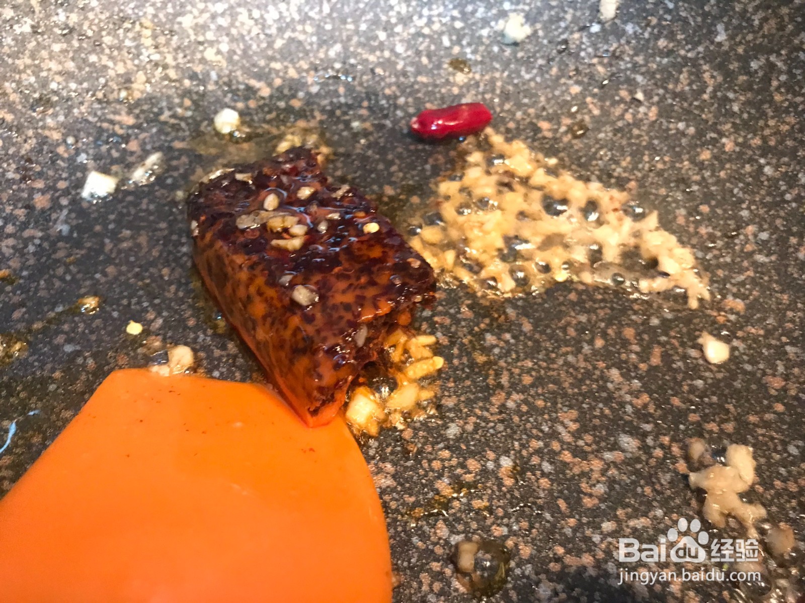 麻辣鸭血豆腐的做法