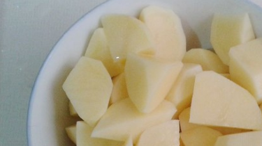 如何做土豆烧排骨