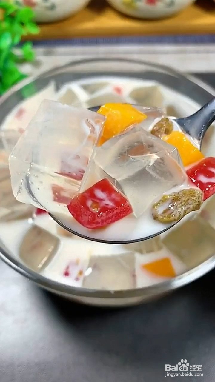 如何制作水果冰凉果冻？