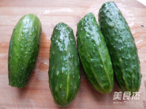 黄瓜金针菇卷