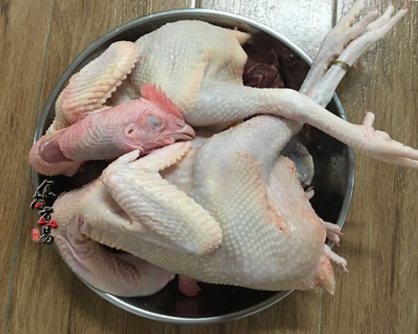 姜葱冬菇蒸滑鸡