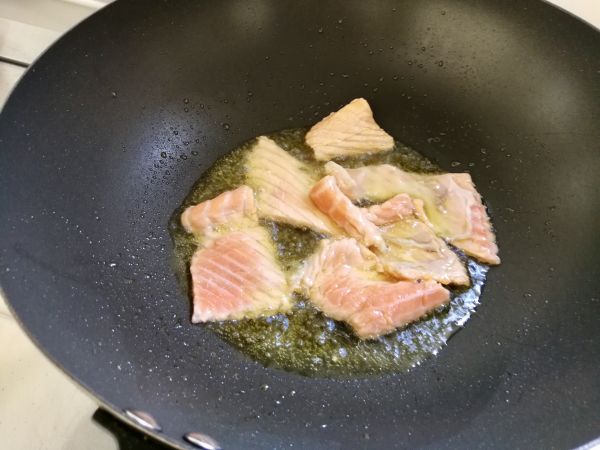 味增三文鱼排豆腐汤