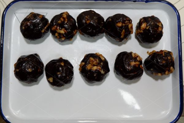 广式核桃枣泥月饼