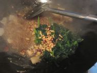 蒜酥菠菜粉--做法