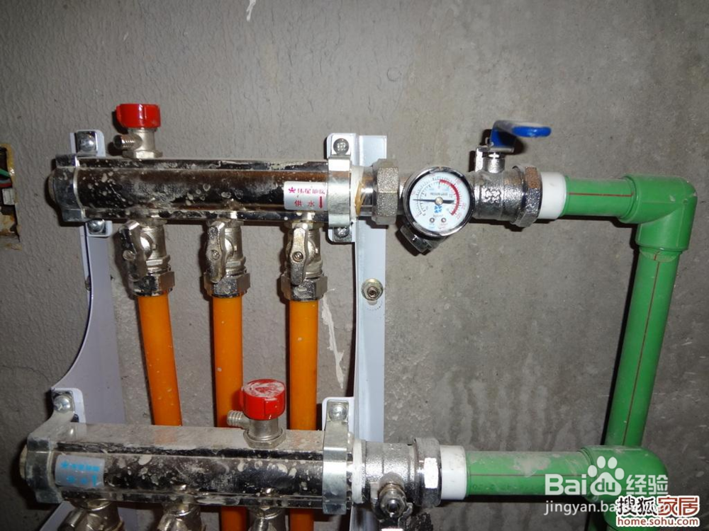 如何更换净水器的滤芯