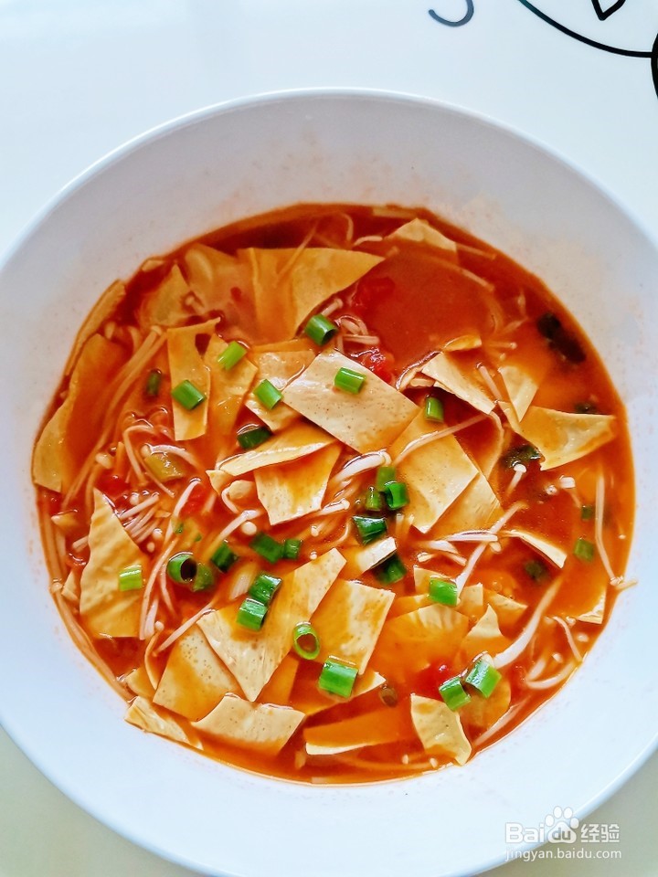 西红柿金针菇豆皮汤的做法