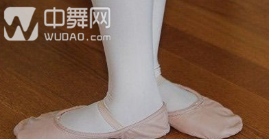 五个基本的芭蕾舞脚步姿势
