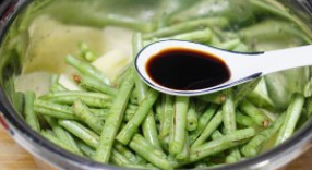 粉蒸豇豆的做法