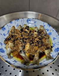 辣蒸小河鱼的做法步骤