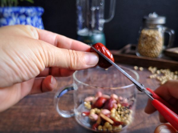 花生枸杞红枣豆浆