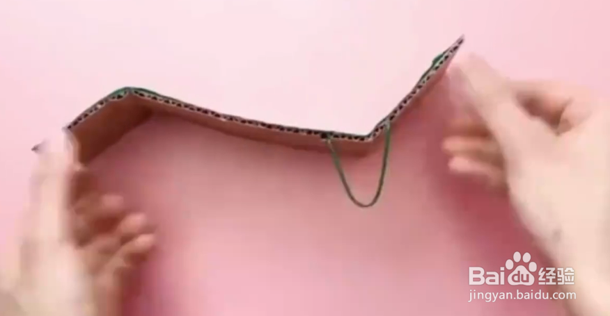 如何给芭比娃娃做一个沙滩椅