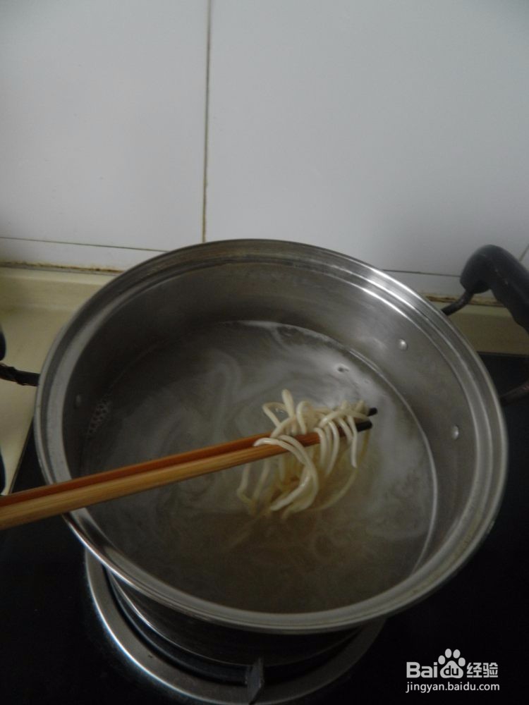 怎样制作麻辣酸汤面