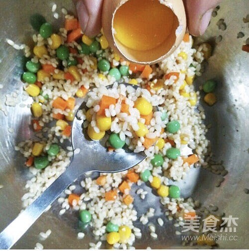 五彩糯米蛋的做法