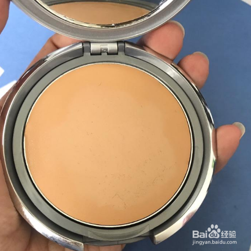 遮瑕膏和粉底液的顺序