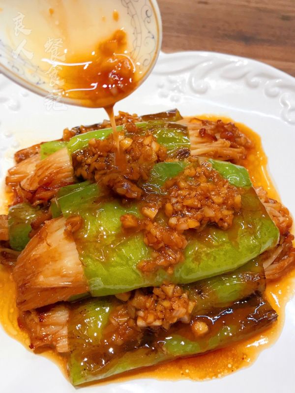虎皮尖椒金针菇卷