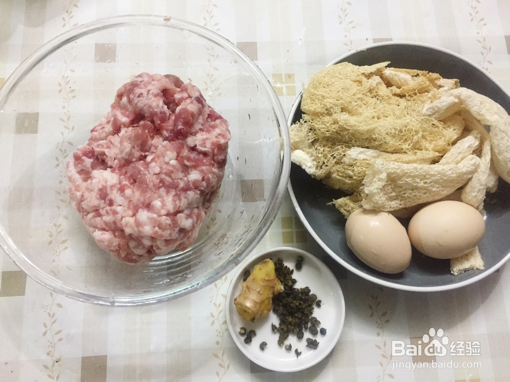 做出入味的竹荪肉圆子炸肉丸