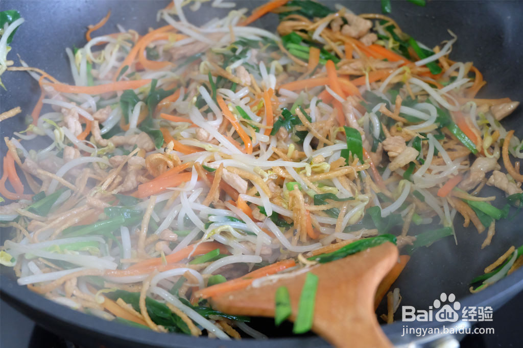 馓子炒绿豆芽的做法