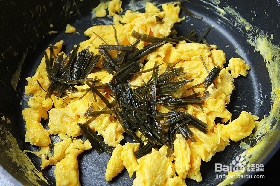 清淡又营养、还能给孩子补钙的海带虾仁炒蛋