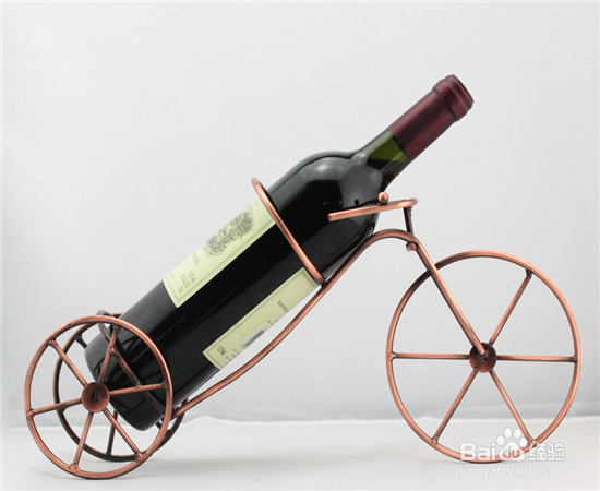 红酒瓶的塞子卡在里面出不来咋办