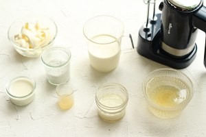 在家制作美味的香草生乳酪蛋糕