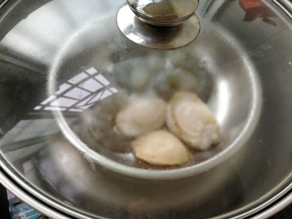 鲍鱼虾仁蔬果沙拉