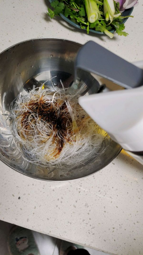 家常虾仁粉丝煲