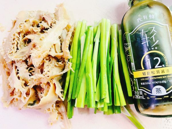 秋日韭菜拌牛肚