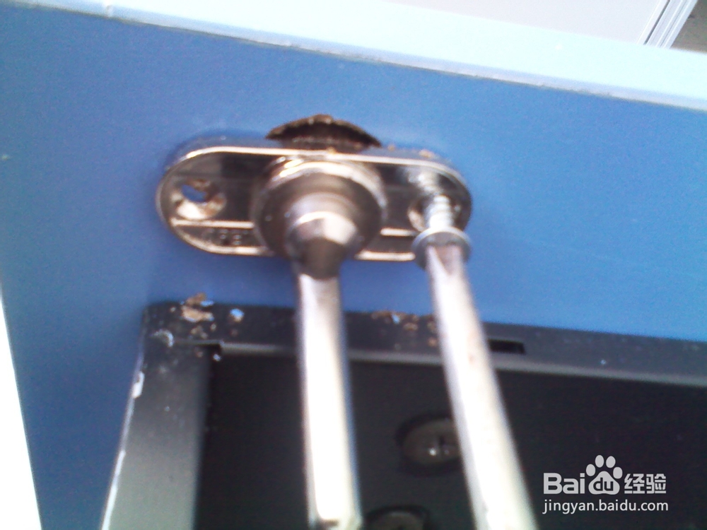 抽屉锁坏了怎么办?