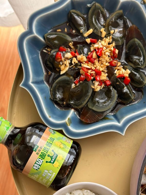 夏季餐桌必吃凉拌皮蛋